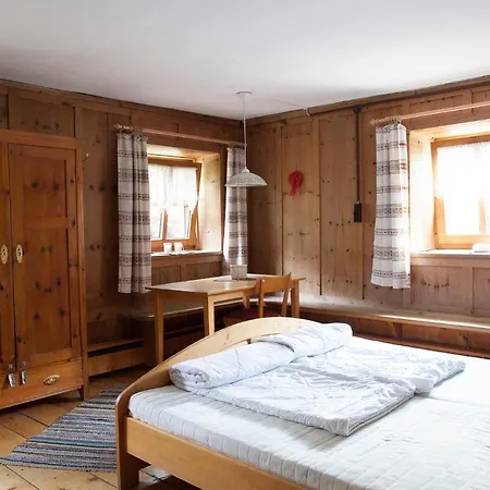旅馆 Romedihof Backpacker Karrösten